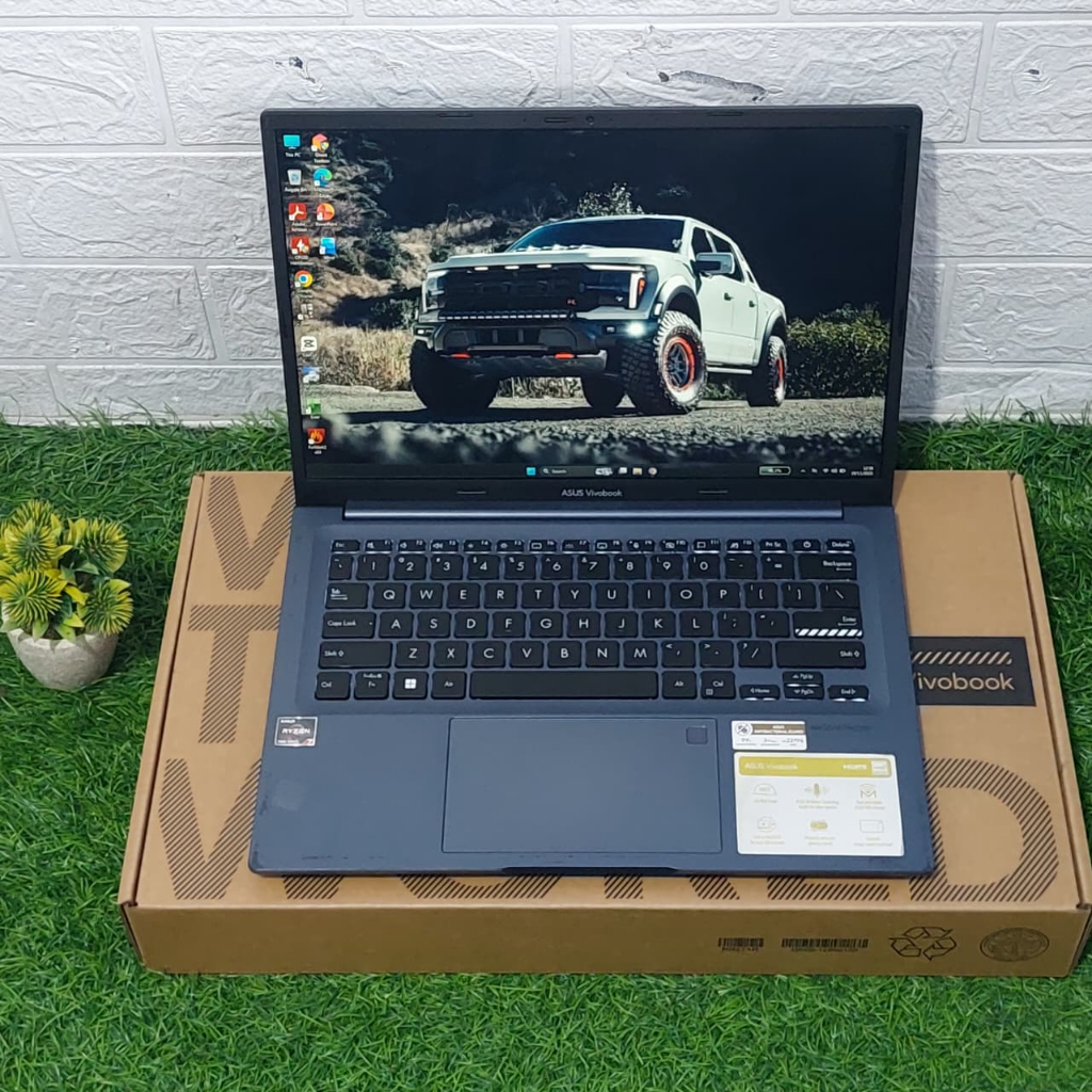 ASUS VIVOBOOK M1403Q RYZEN 7-5800HS RAM 8GB SSD 512GB