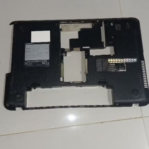 casing laptop toshiba satelite c800 copotan original