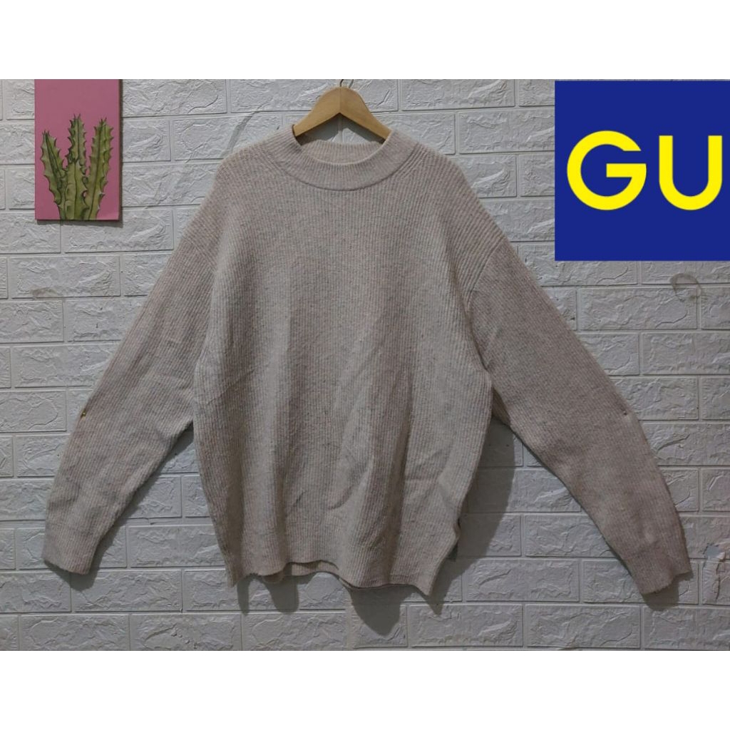 GU Beige Oversize Knitwear