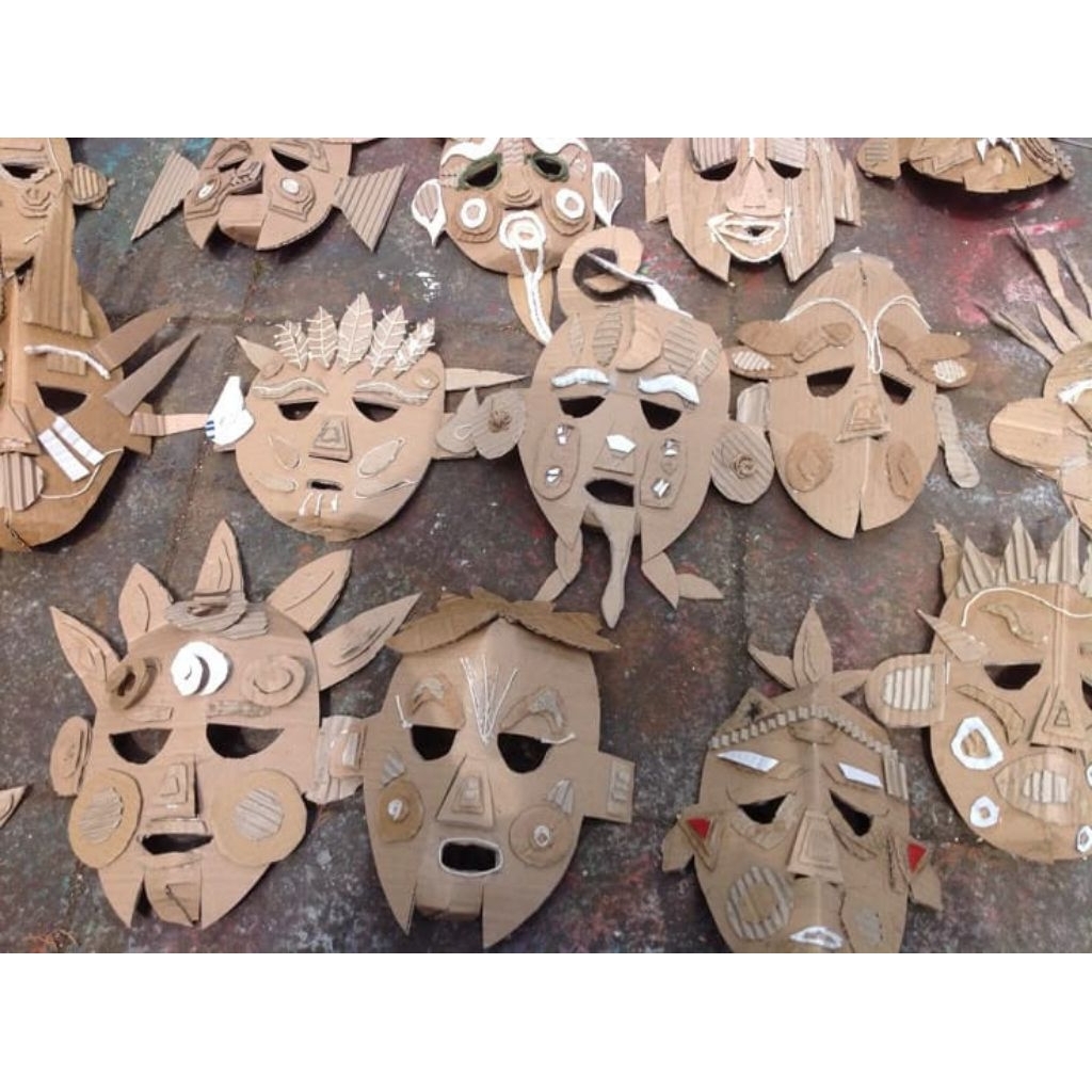 Topeng kerajinan bahan kardus murah per 1 buah