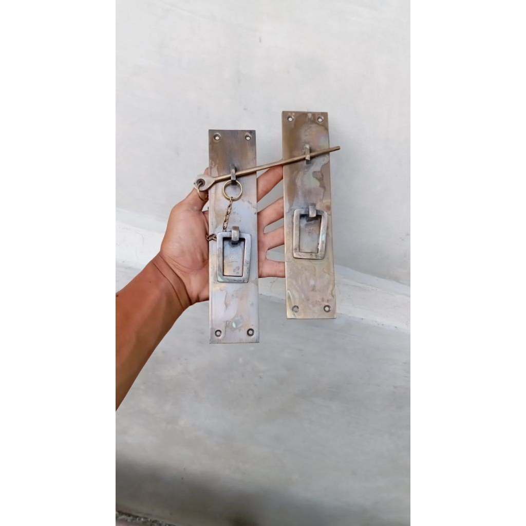 Tarikan lawas pintu gebyok/jendela