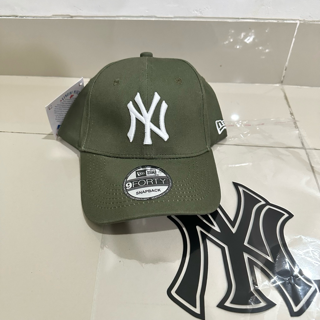 Topi Ny Cap Green Army logo Putih / Hijau army logo Putih