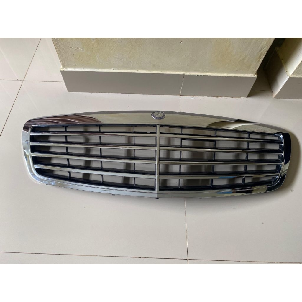 Grill gril lambang depan Mercedes Benz w211