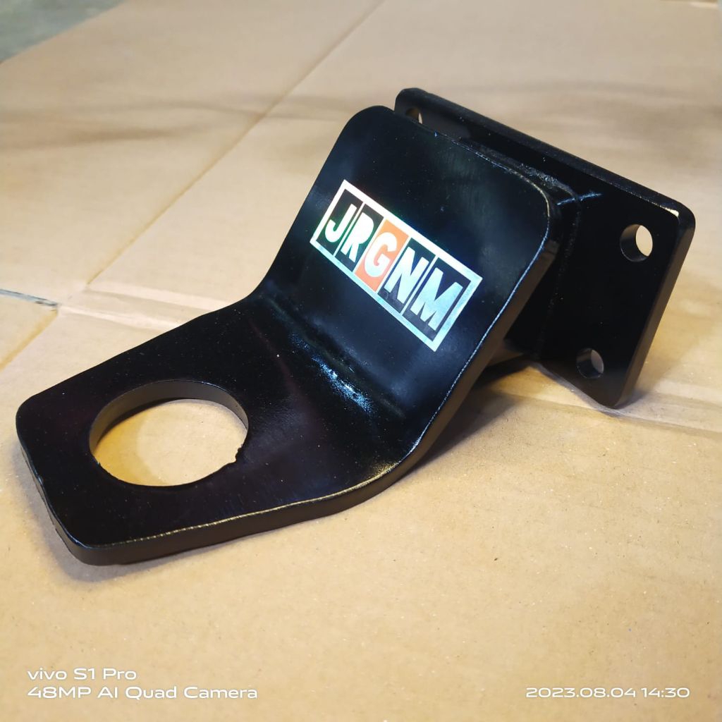 Dudukan towing ball bumper belakang mobil