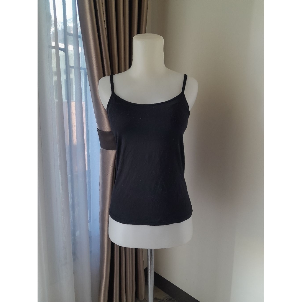 Tanktop Bra Uniqlo Airism, Tanktop Cup Bra Airism