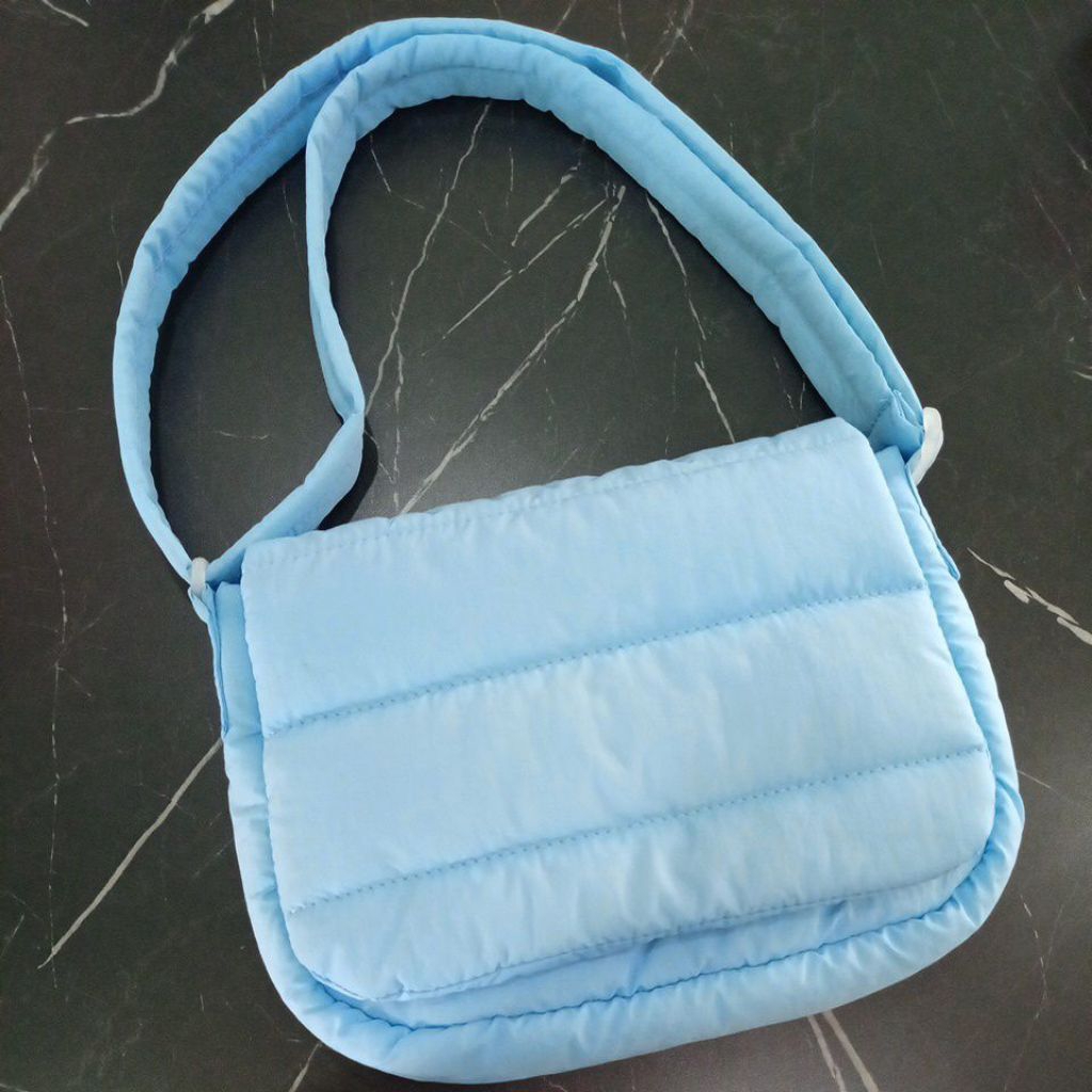 Sling bag puffy