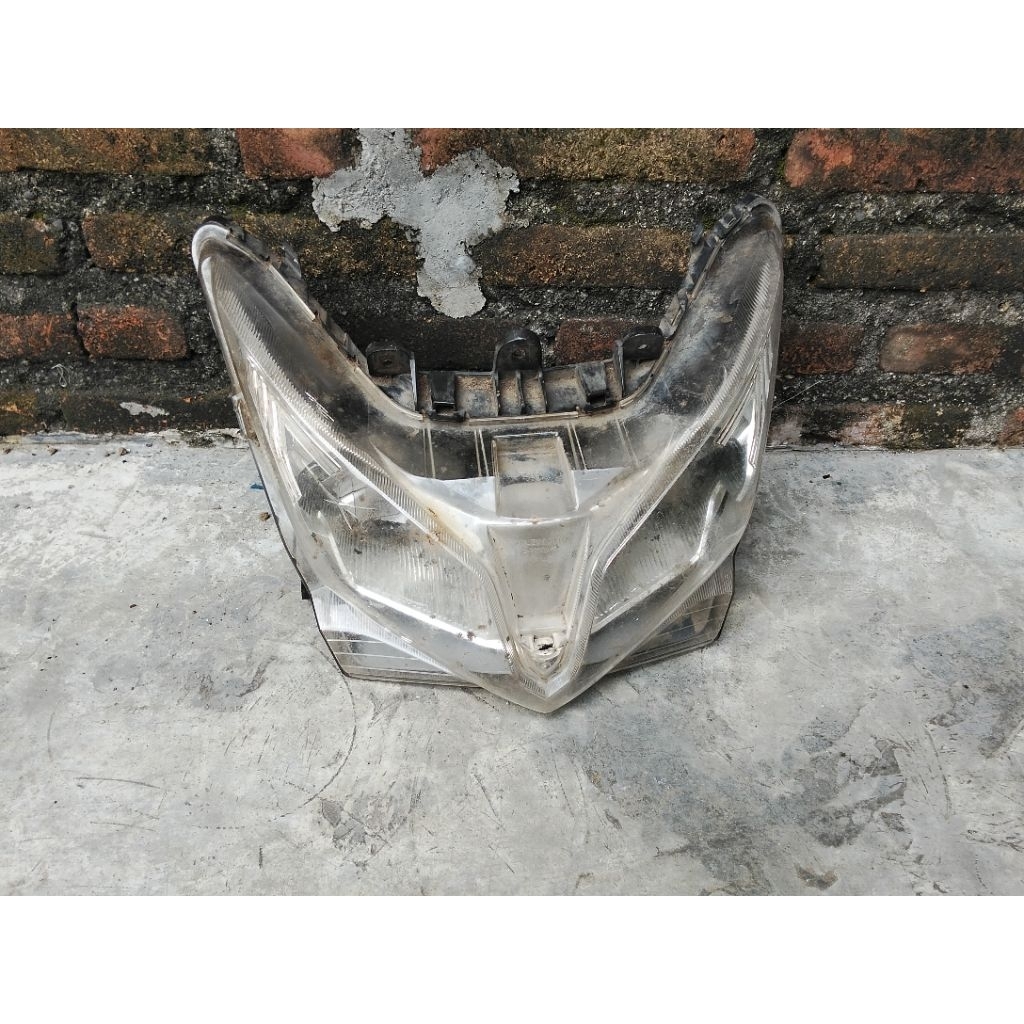 reflektor depan Vario 150