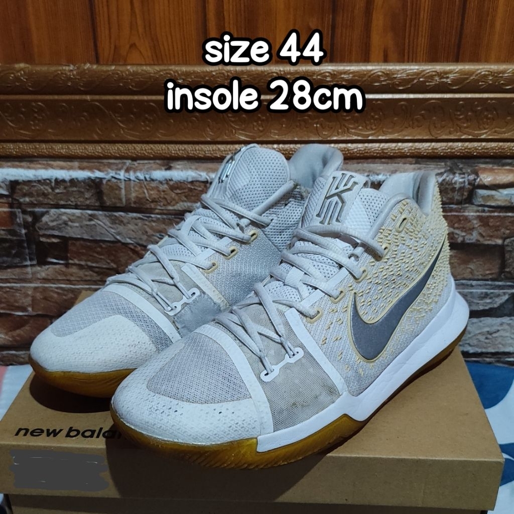 Sepatu Basket Kyrie 5 size 44