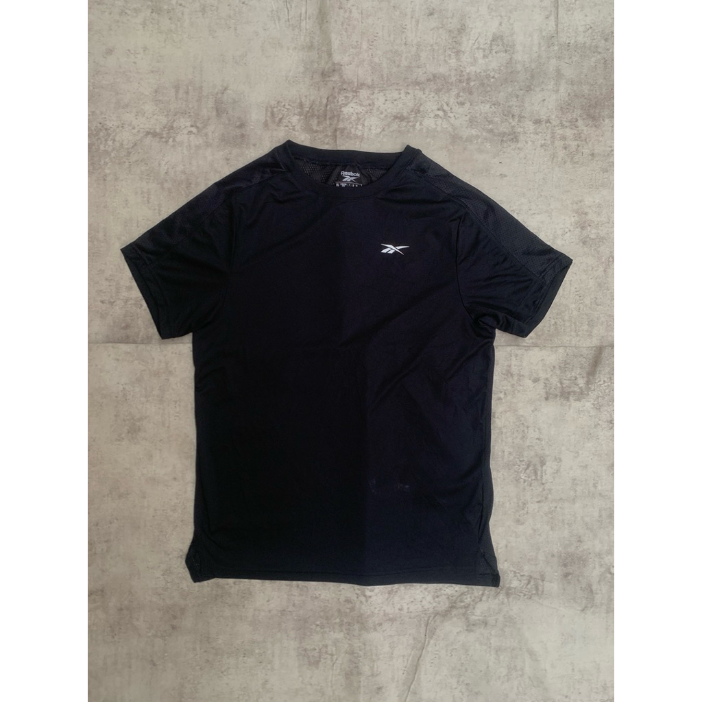 preloved ribuk jersey kaos baju olahraga running lari sport gym trail run tennis basket badminton fu