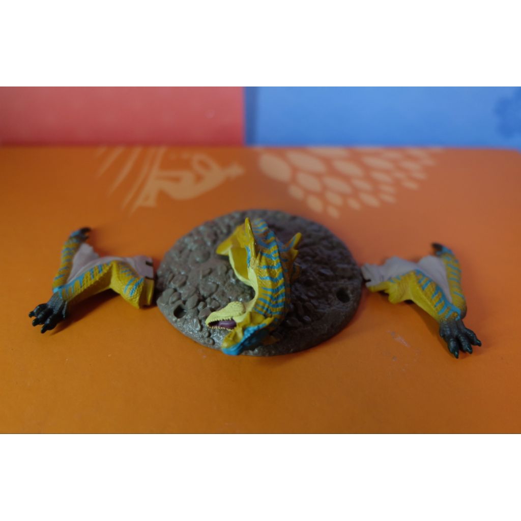 BANDAI Gashapon - Monster Hunter HOKAKUSHI‑TAI-2 tigrex