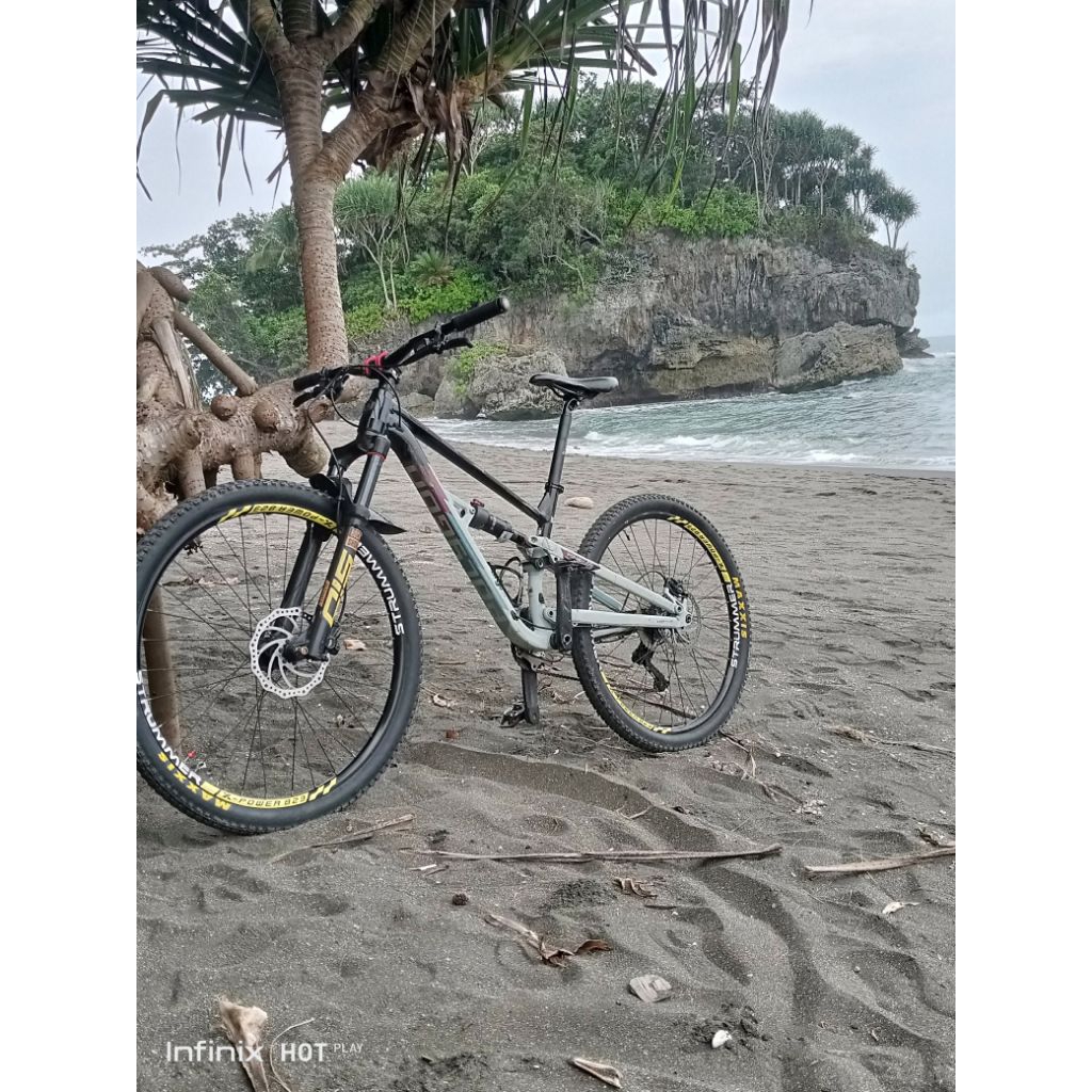 For sale SEPEDA POLYGON SISKIU D7 KONDISI BEKAS SIZE S 27.5 // 10 SPEED FORK ANGIN XCR