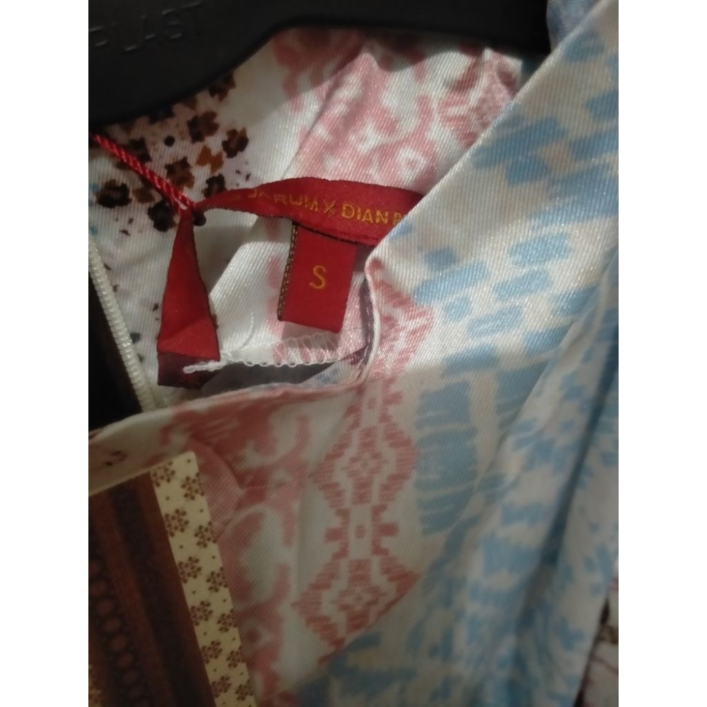 Blouse Benang Jarum x Dian Pelangi