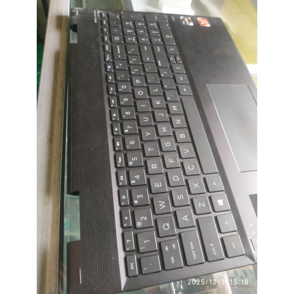 Hp Envy X360 Convertible Ryzen 3 minus mati