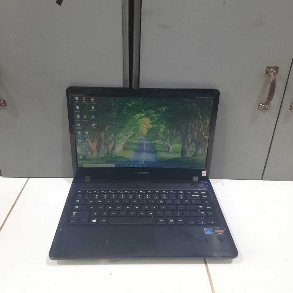 Laptop Samsung 355E, Amd E1-1200, Amd Radeon Hd 7310, Ram 4/320Gb, Gaming Editing ok, Black