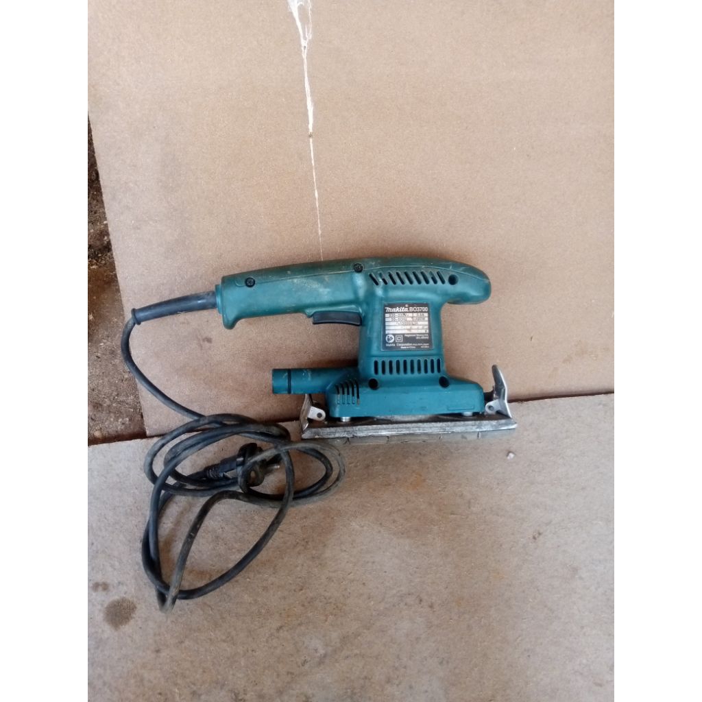 MESIN AMPLAS KAYU MAKITA BO 3700 BO3700 finishing sander Bekas / second