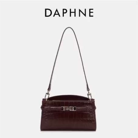 TAS DAPHNE BURGUNDY