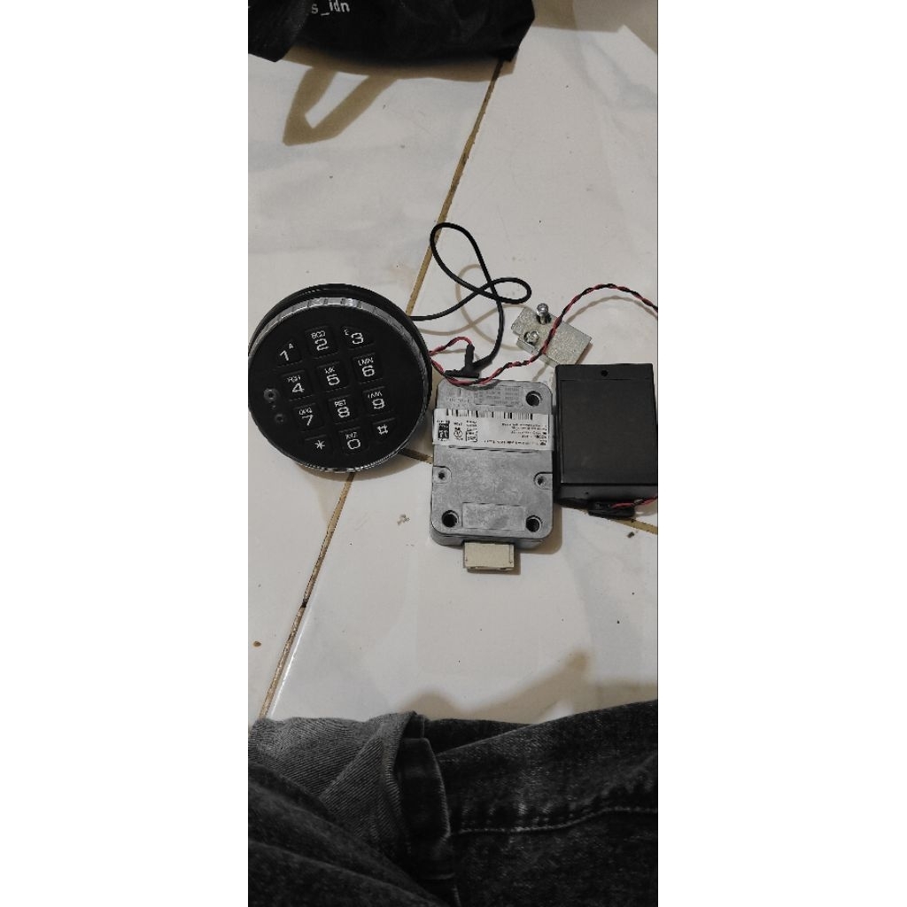 kunci brankas digital kombinasi 6 angka