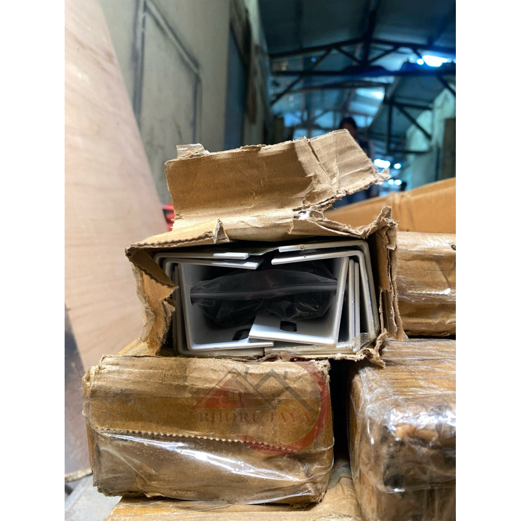 [FREE REQ POTONG] BESI SIKU LUBANG PUTIH 31,5 KG 3 METER 40MMX40MM SIKU LUBANG, BESI SIKU, BESI PUTI