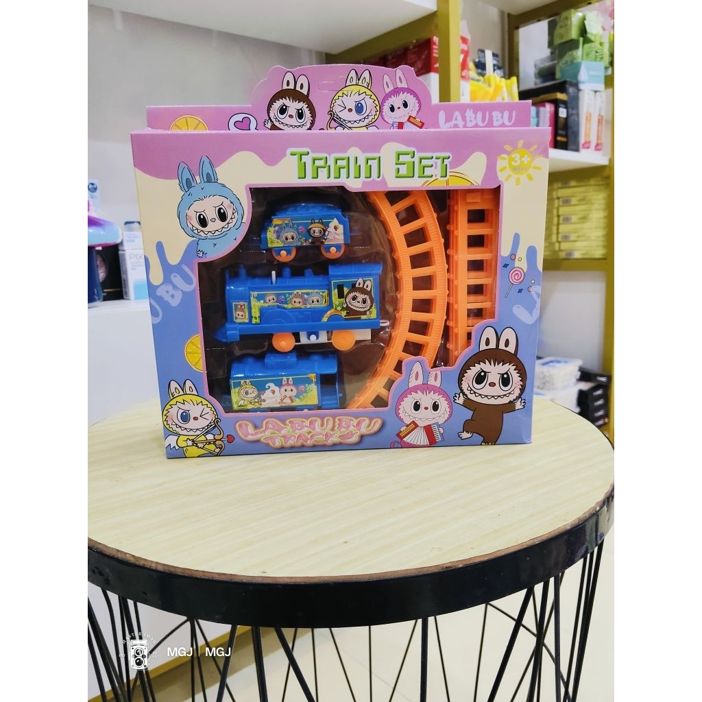 mainan anak kereta  thomas