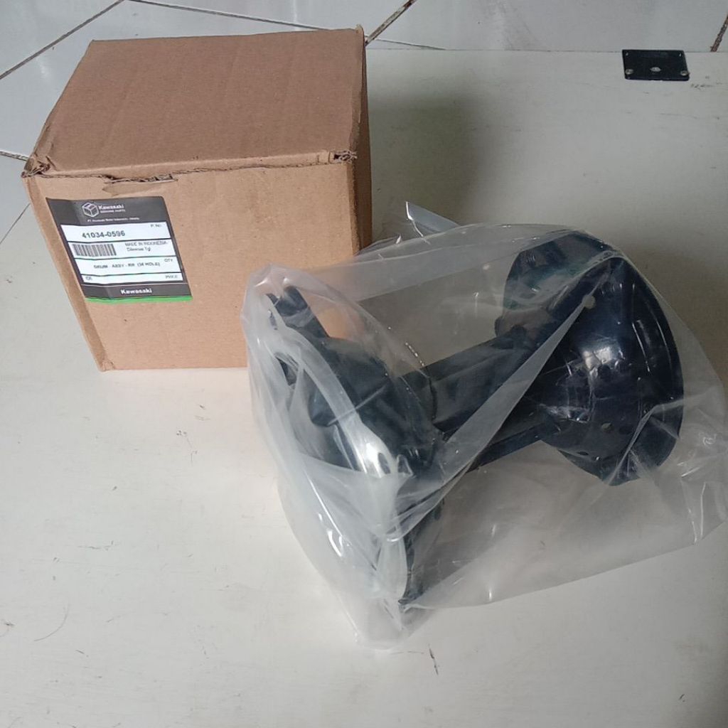 Tromol Cakram Belakang Kawasaki KLX D Tracker KLX 150 Hole 36 Warna Hitam.