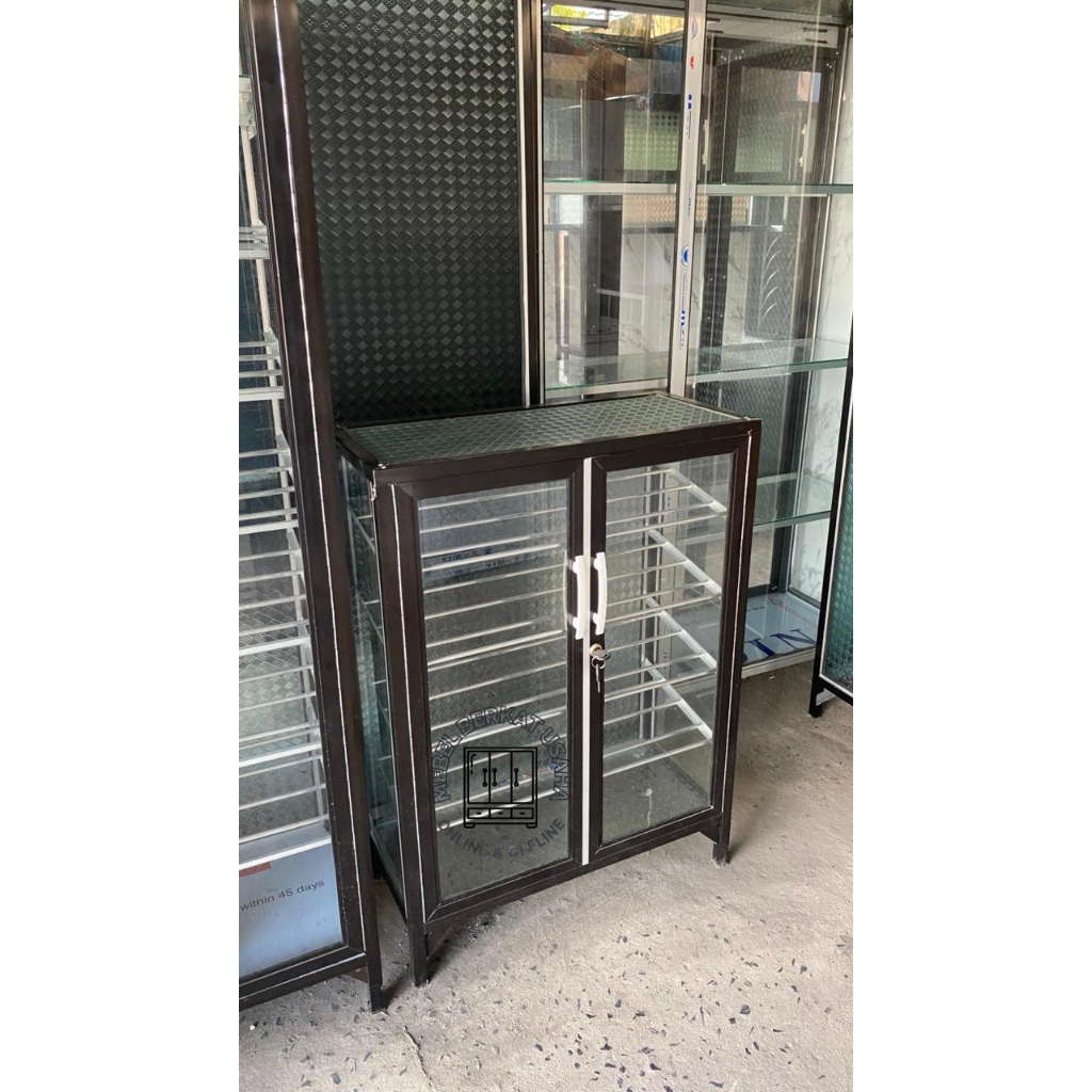 Lemari Rak Sepatu Kaca 2 Pintu