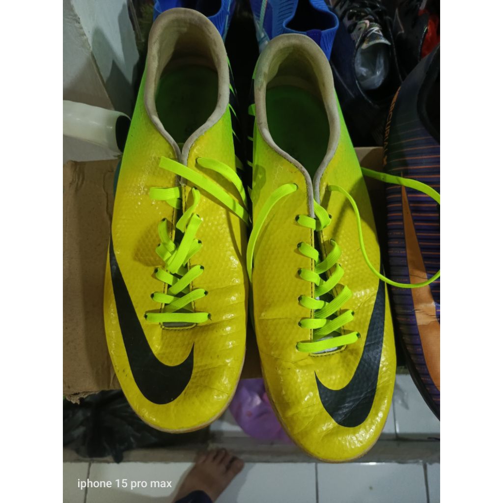 sepatu futsal second