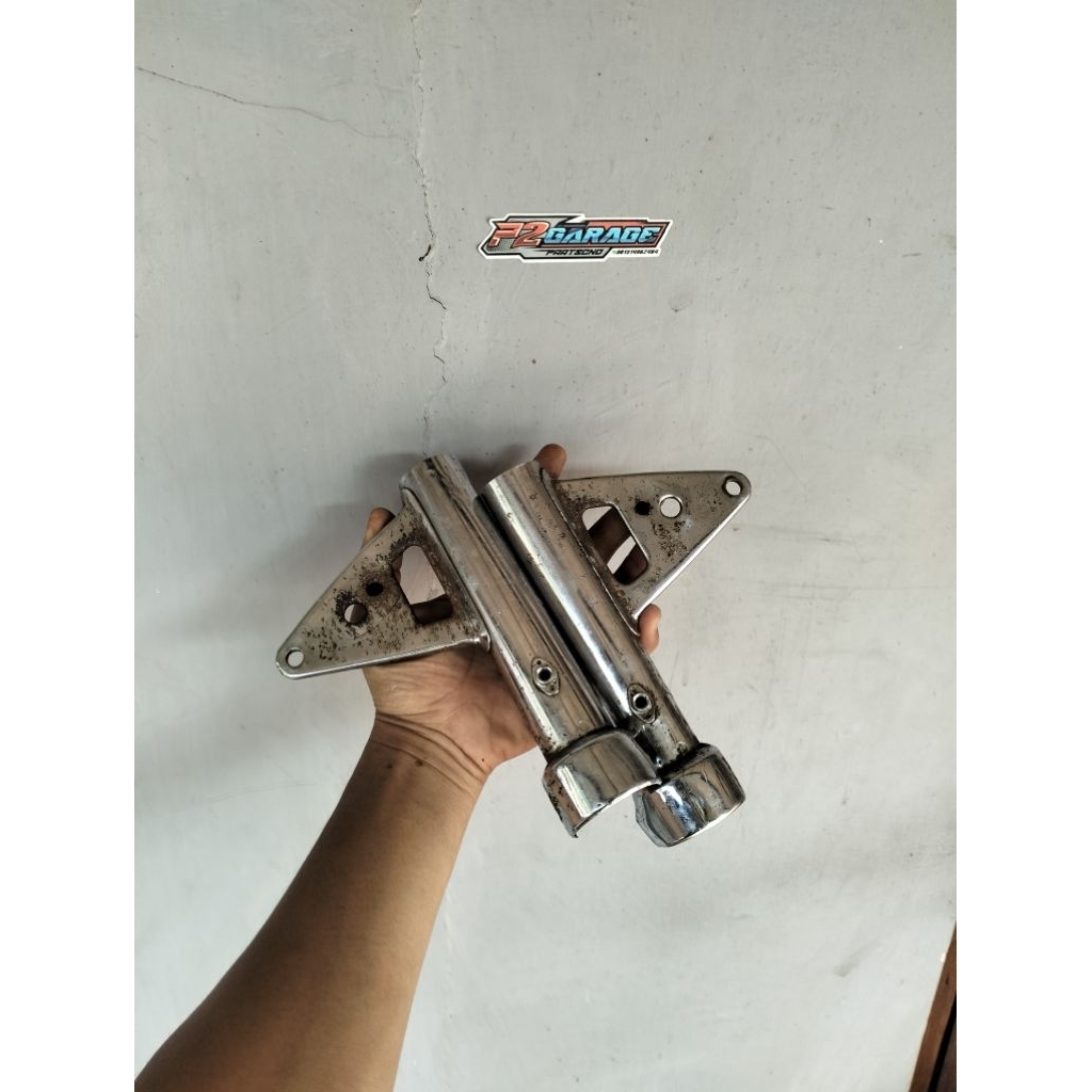 Kupingan Lampu gl100 gl125 platina 79/80 original