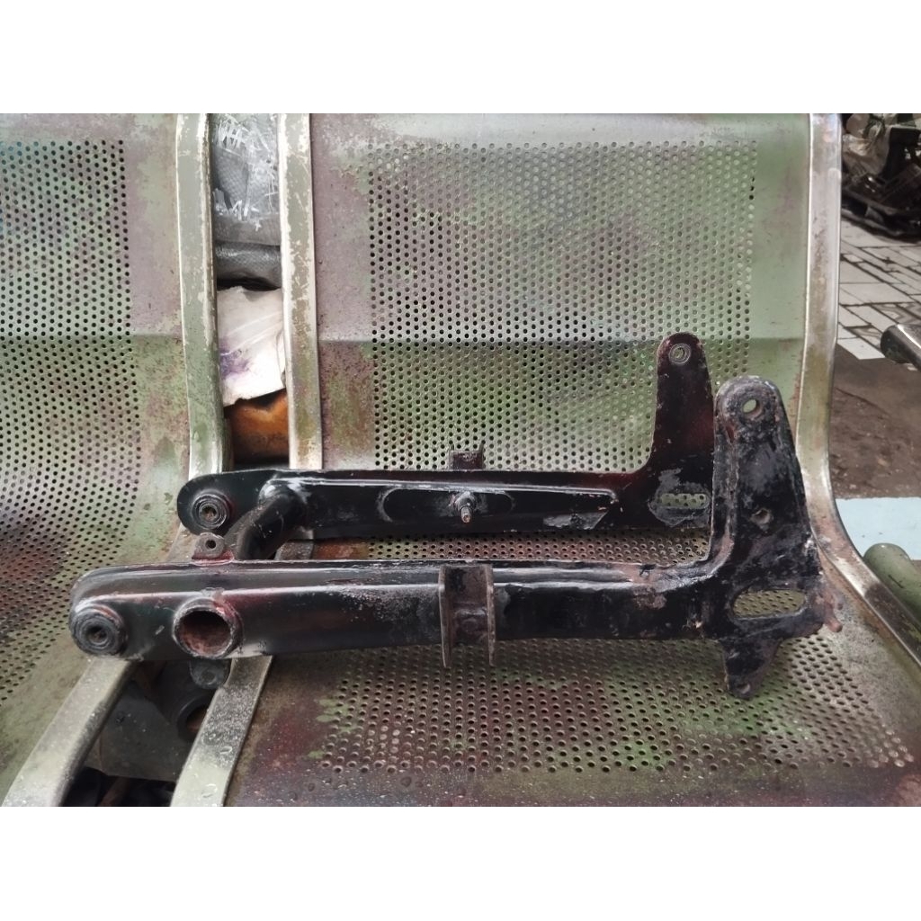 swing arm sapit urang honda c70 original