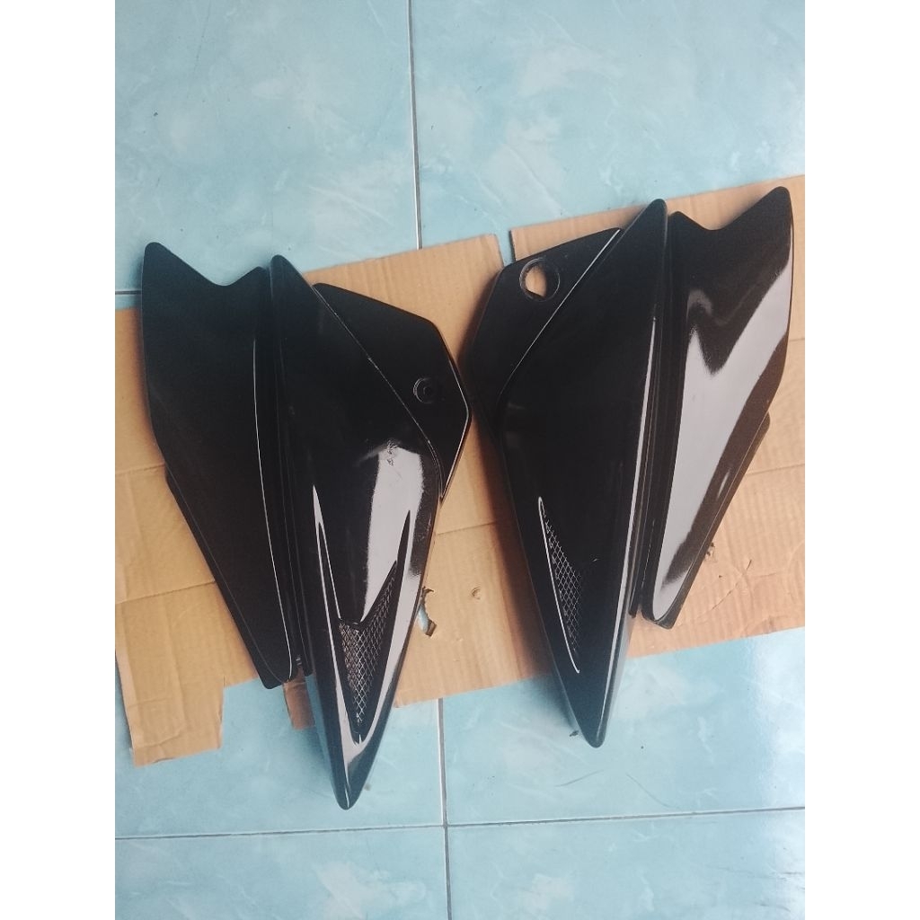 bok ECU Pulsar 135/cover ECU Pulsar 135 original second kanan kiri/tutup aki Pulsar 135 original sec