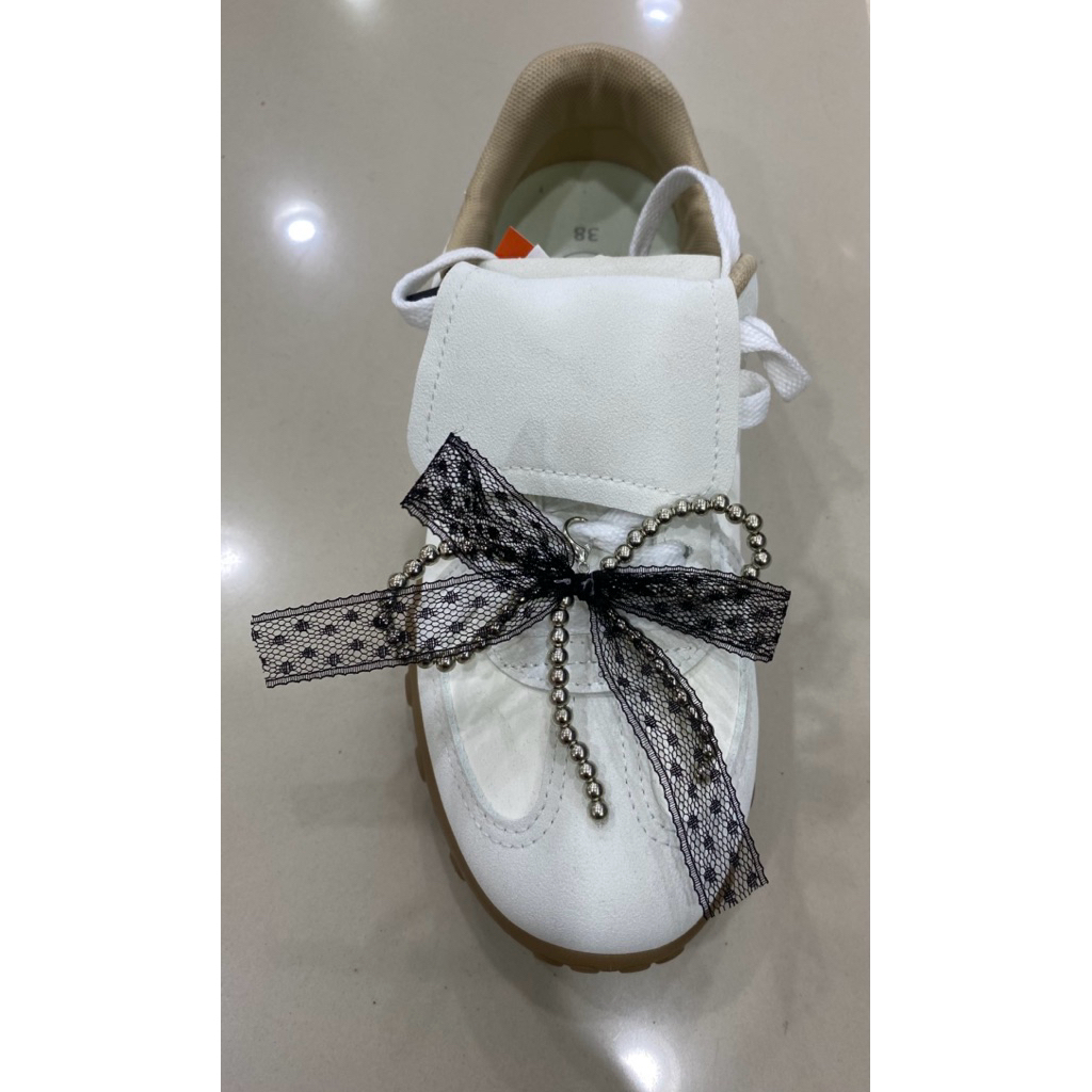 Sepatu Sneakers Wanita Nevada