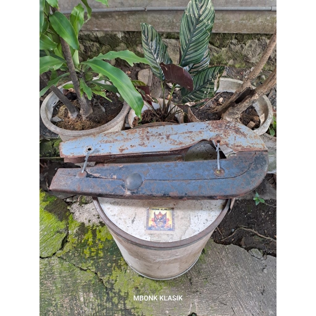 ketengkas gl100 gl125 ORIGINAL tutup rantai gl100 gl125 tutup rantai honda gl100 ketengkas gl 100 tu