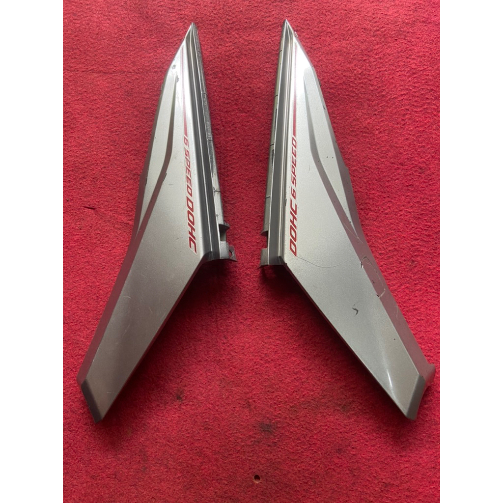 cover bodi bawah cover bodi belakang supra gtr 150 original sepasang kiri kanan(hitam kilat)