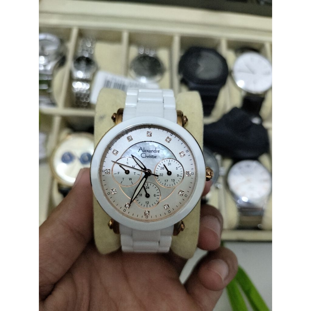 Alexandre Christie wanita keramik