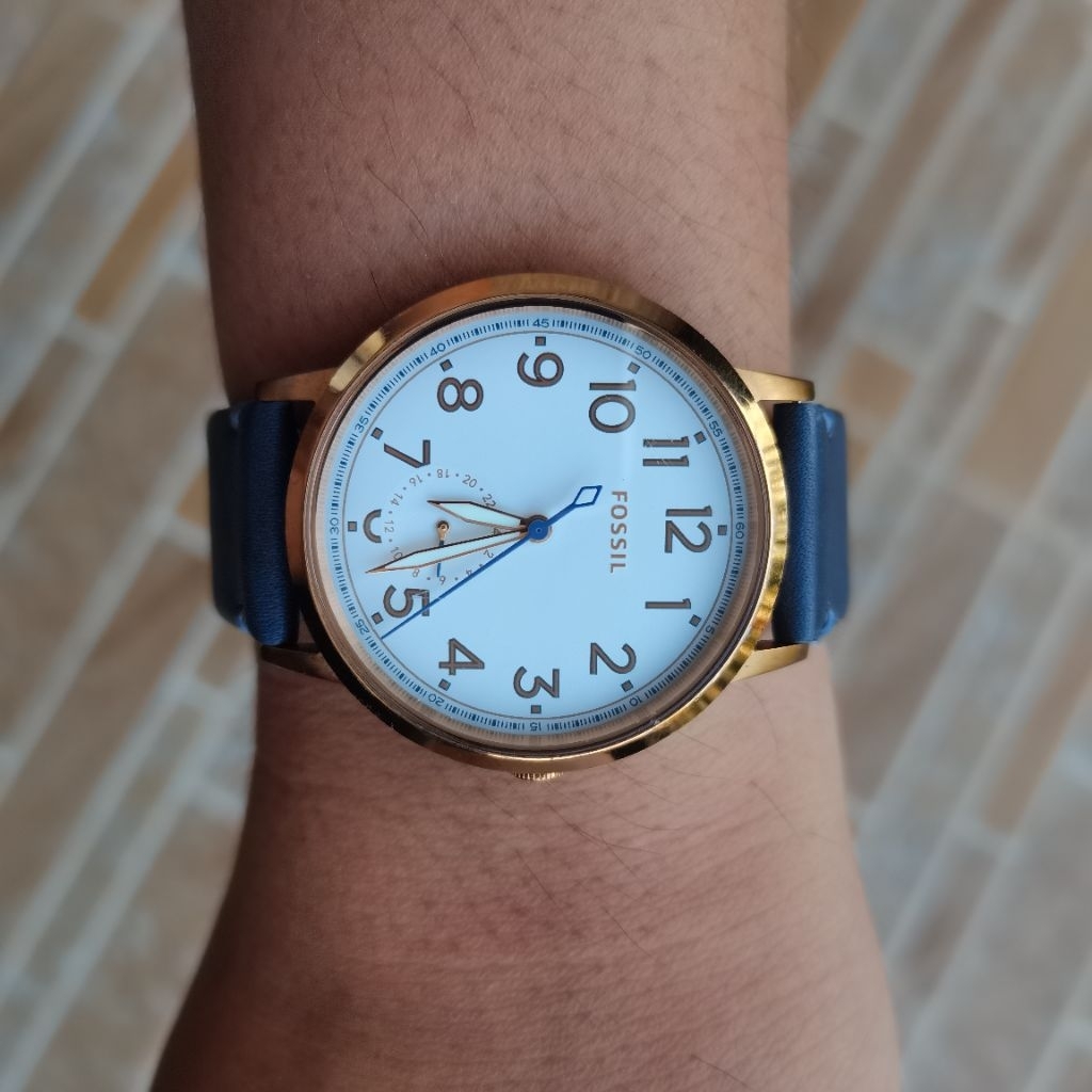 1104. JAM TANGAN KULIT FOSSIL   PRELOVED