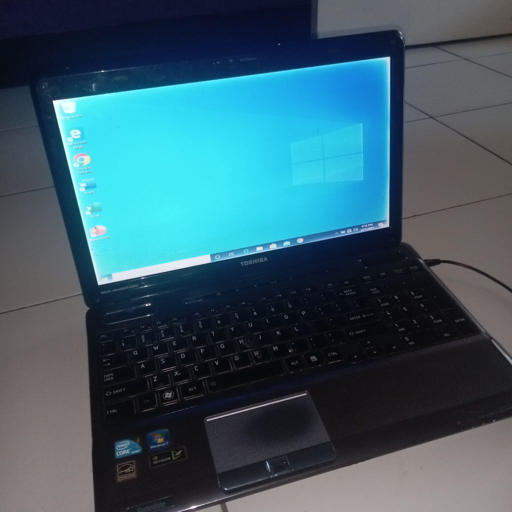 laptop toshiba satelite A665 core i7