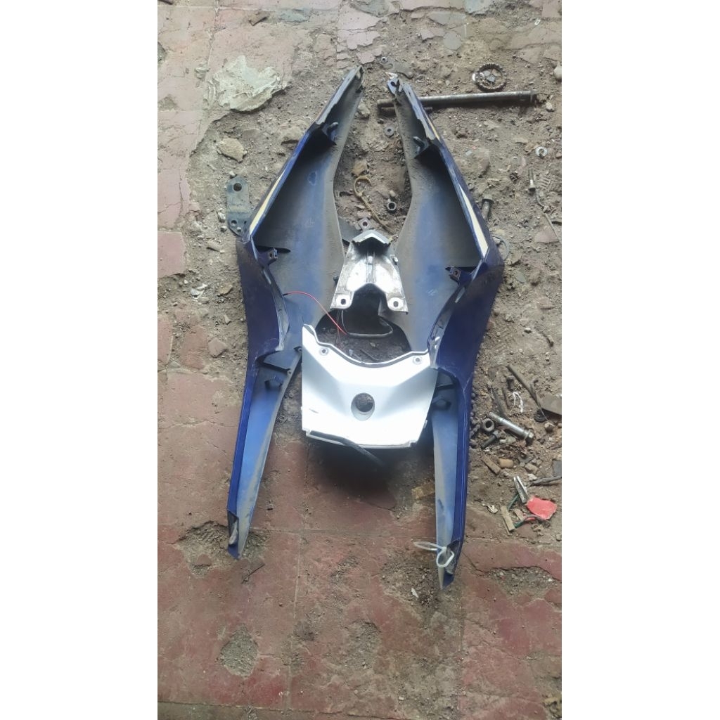 body belakang r15 v2