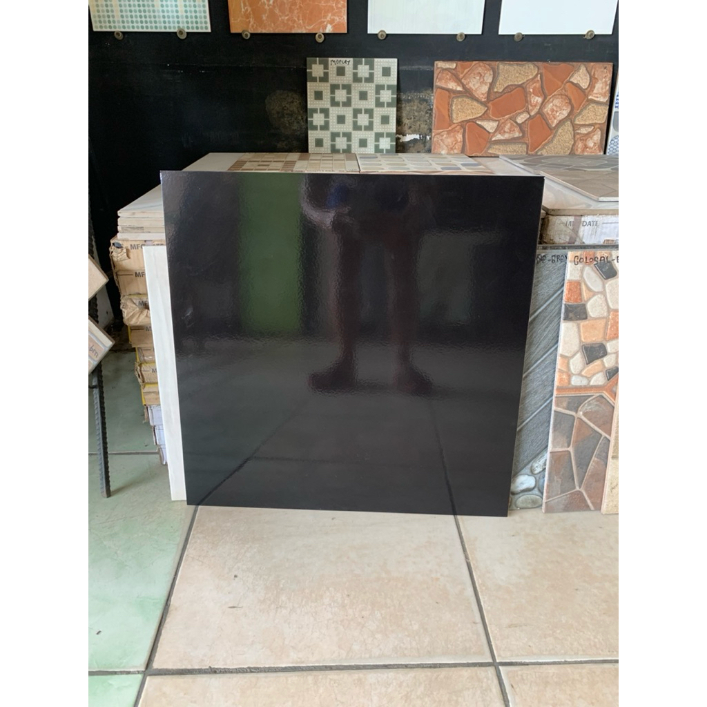 Keramik Lantai Uno Cutting 50x50cm Falcon Black