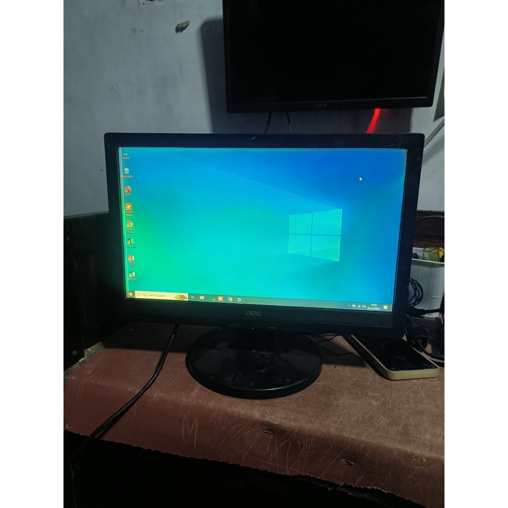 LCD Monitor 16 inch Merk AOC