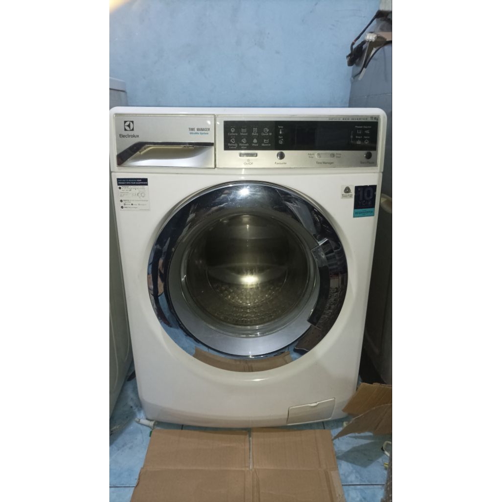 Mesin Cuci Electrolux 11kg Front Loading EWF14112