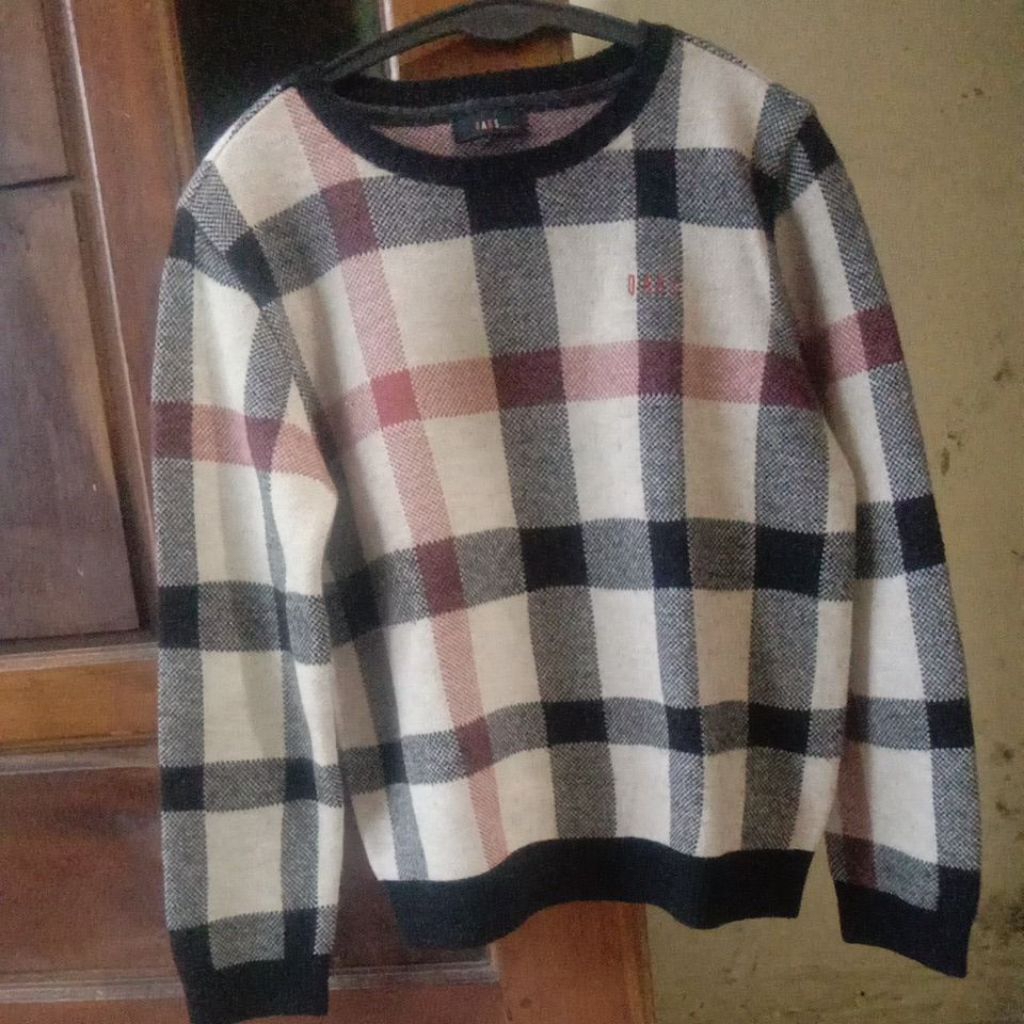 Preloved Daks sweater wanita