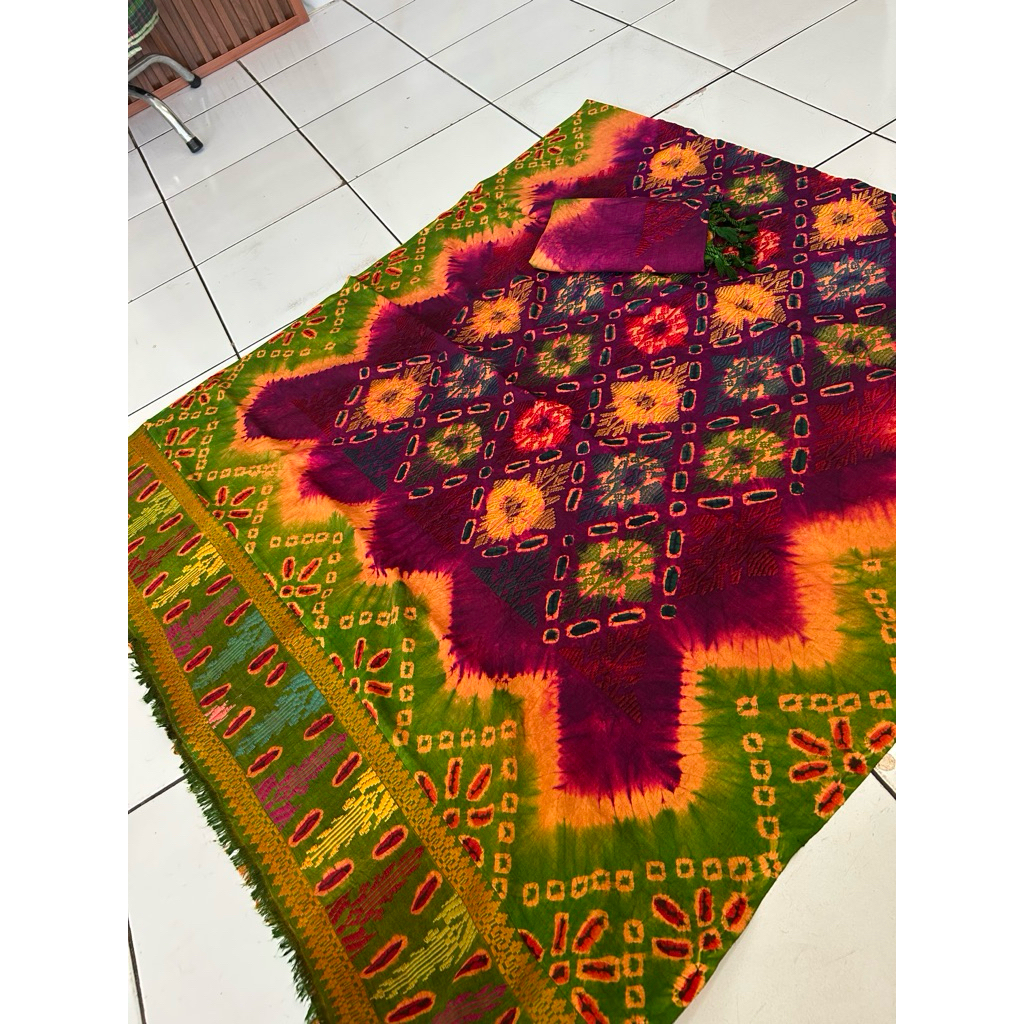 Jumputan sutra ori tumpal songket set selendang