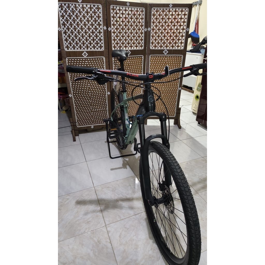 Polygon xtrada 6 Size L 27.5 Like New mulus upgrade