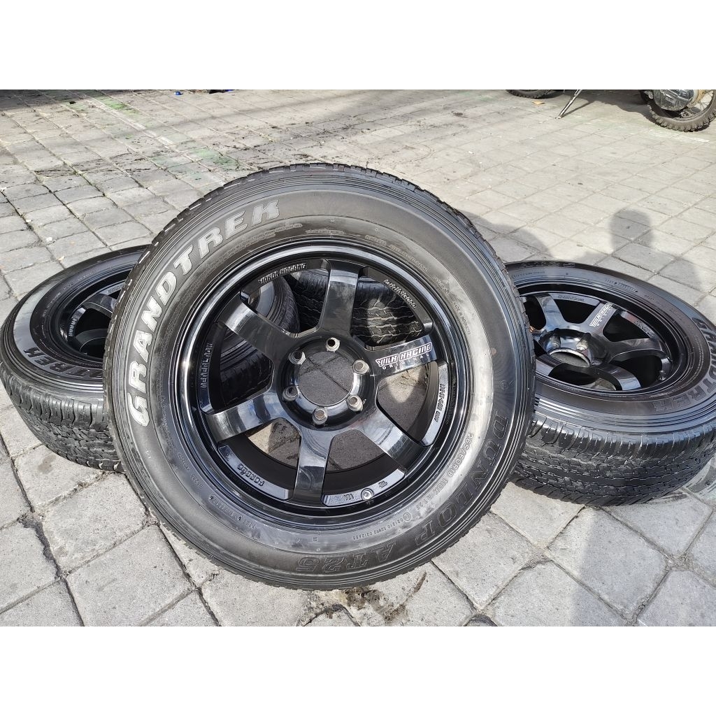 Velg Bekas TE37 Ring18 dan ban untuk pajero. fortuner. Hilux