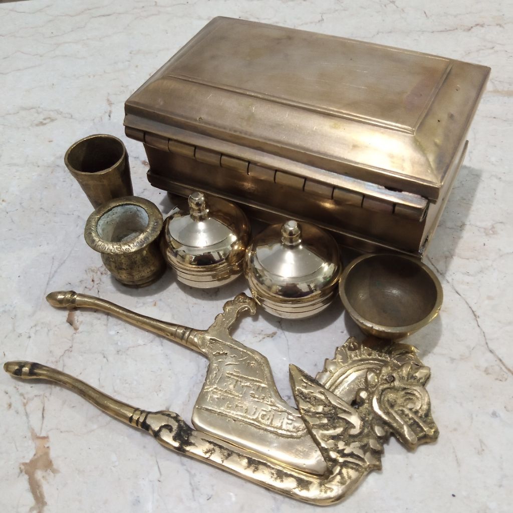 Tepak sirih kotak berkaki antik full set bahan kuningan asli dan tebal