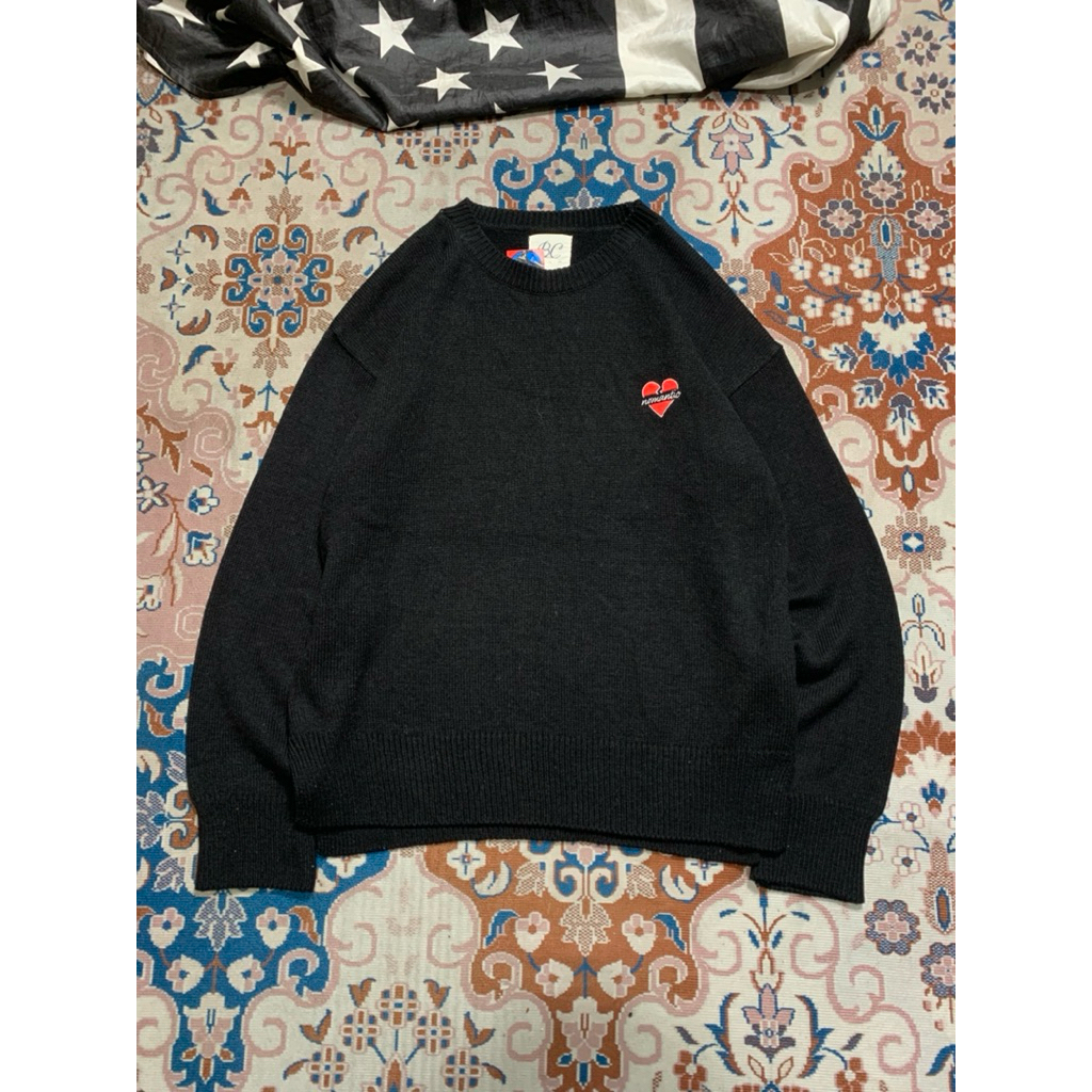 KNITWEAR BEYOND CLOSET