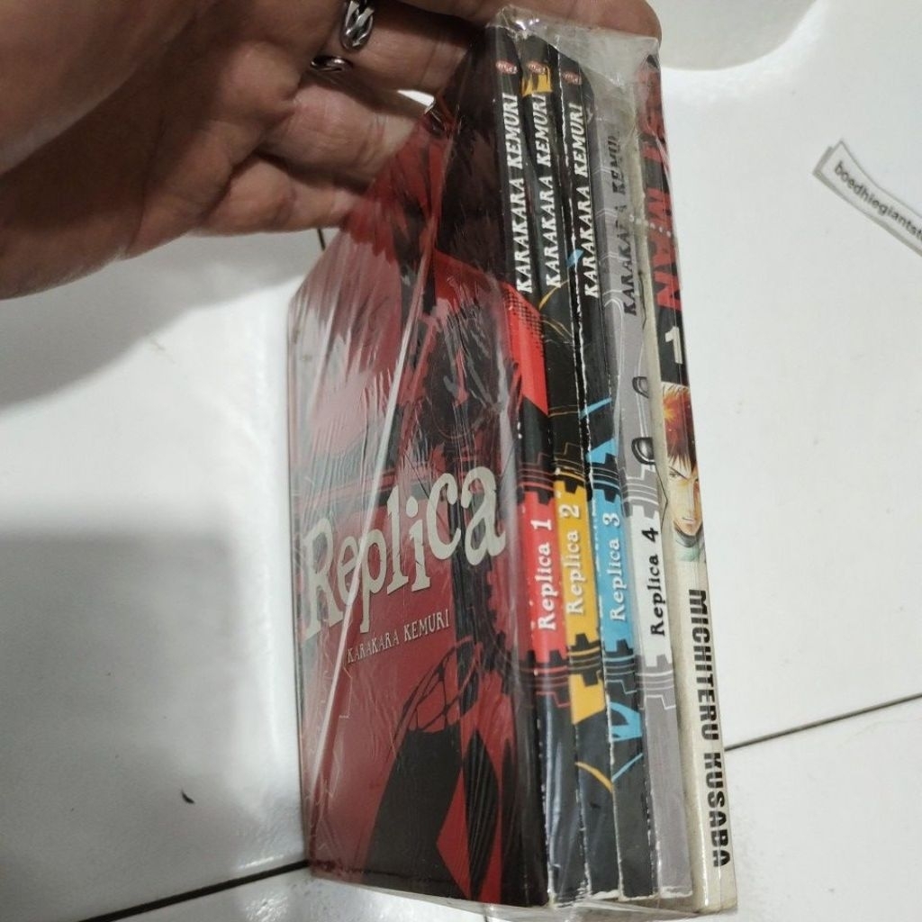Komik Replica 1-4 tamat, TS