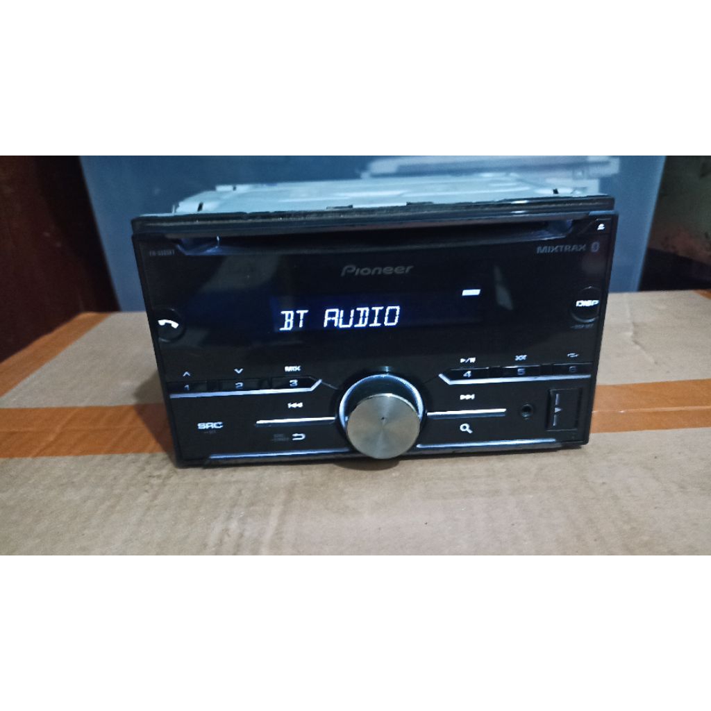 Headunit audio tape mobil pioneer