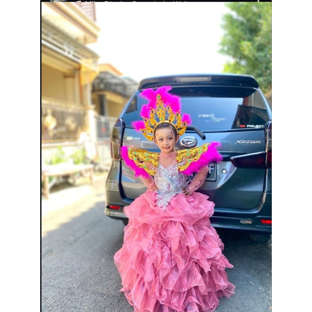 Gaun anak maskot bekas preloved