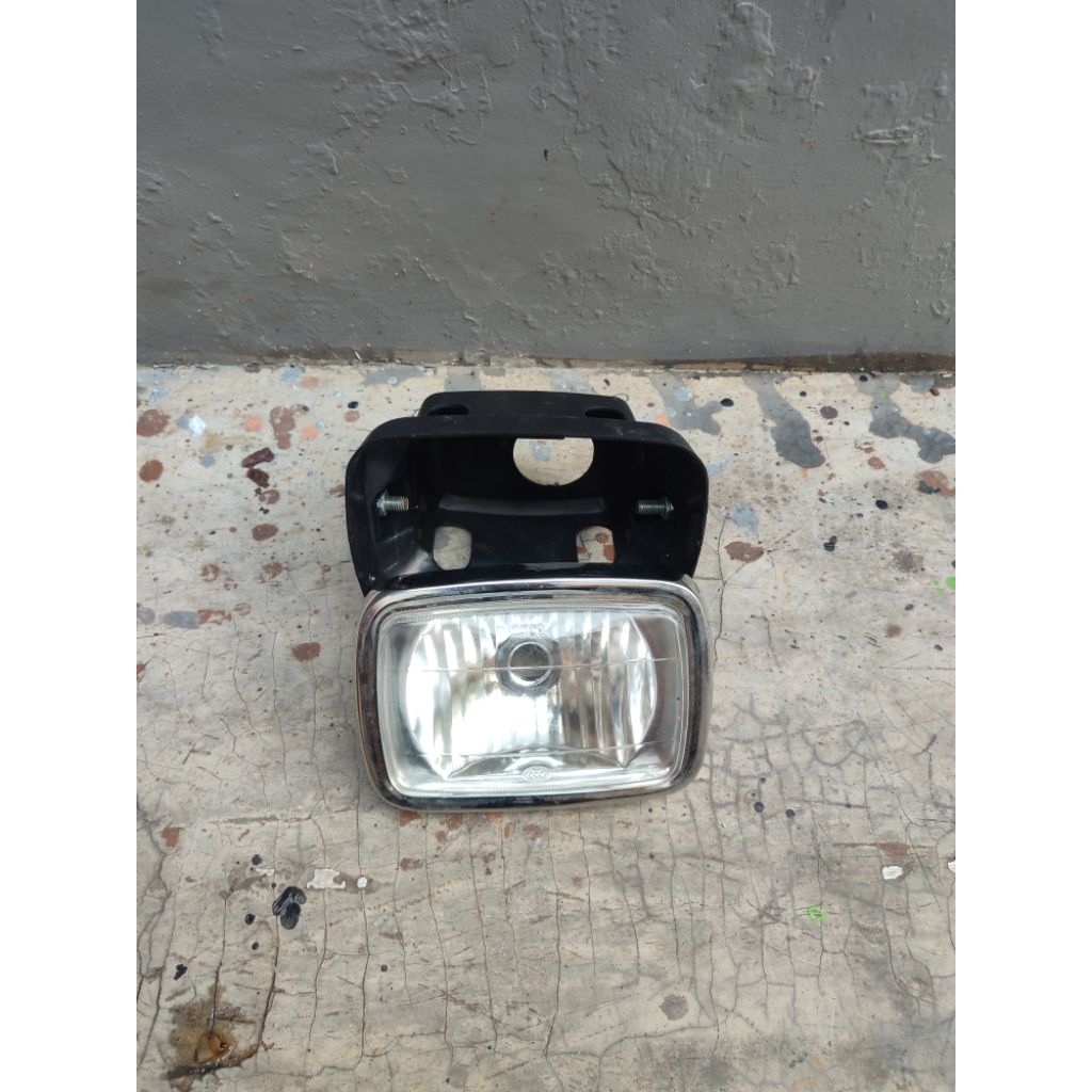 lampu depan win 100 tahun tua imitasi