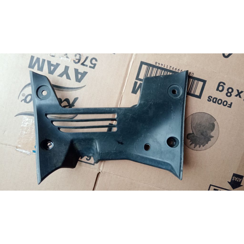 sambungan bawah sayap depan Supra x 125 helm in bekas